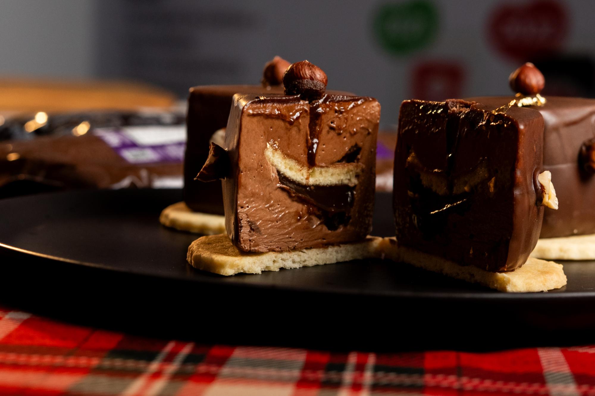 imagem de Recheio e cobertura Forneável Petry sabor Creme de Avelã com Cacau 1,005kg