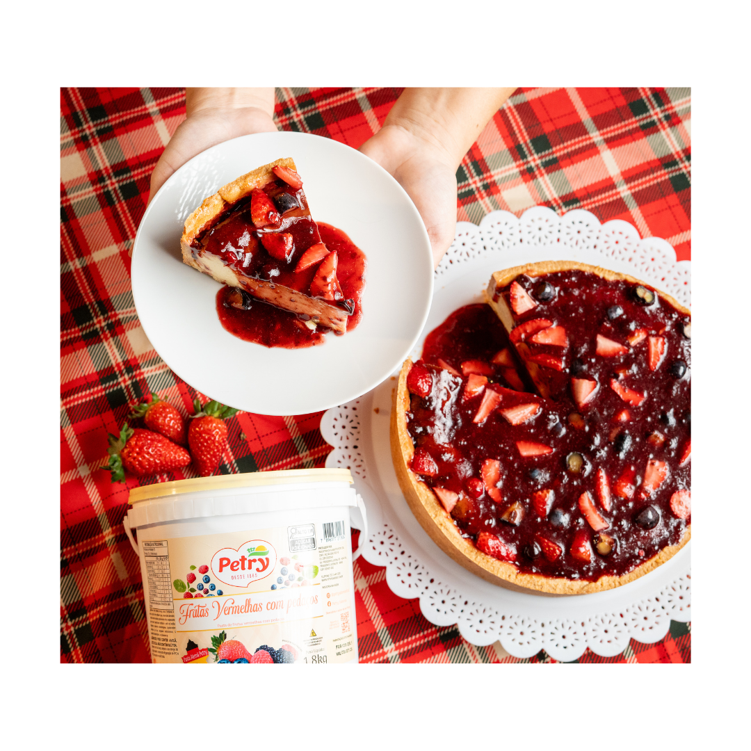 Cheesecake de Frutas Vermelhas com Pasta de Frutas Petry Sabores